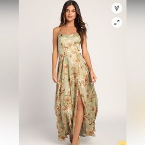 Update: SOLD “mood of the night” sage green floral dress